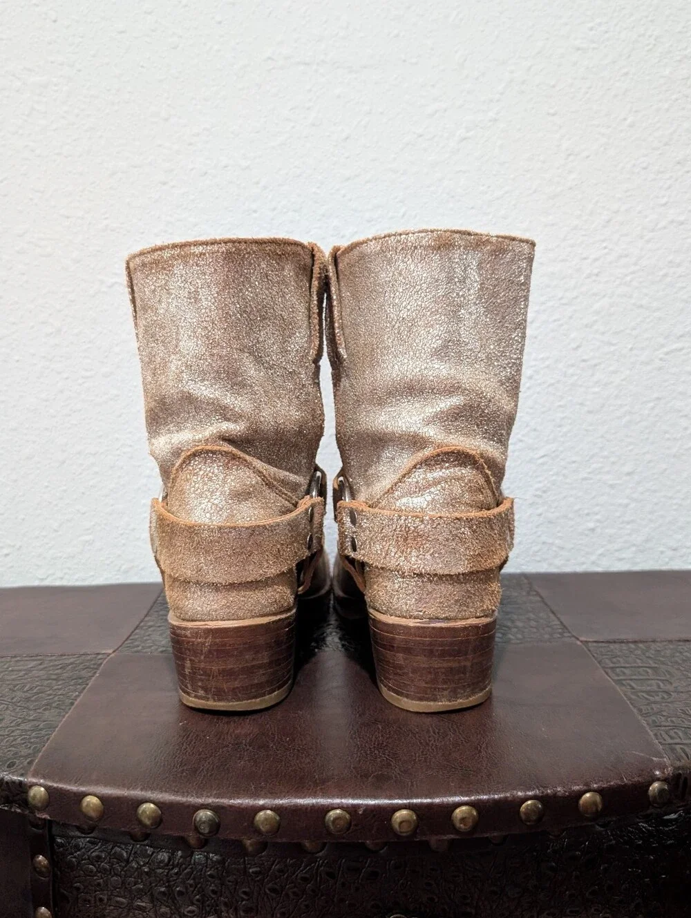 Frye Harness 8G Glitter Silver Tan Pull On Metallic Cowboy Short Boot Size 7.5